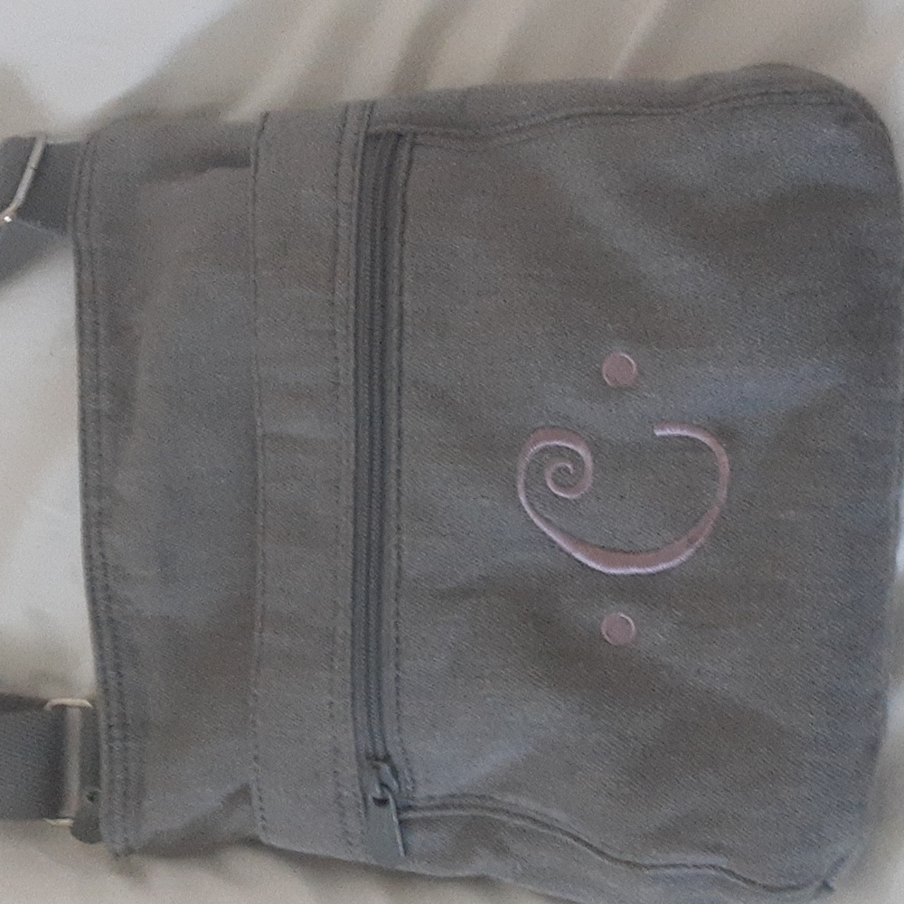 Thirty one initial bag letter c
